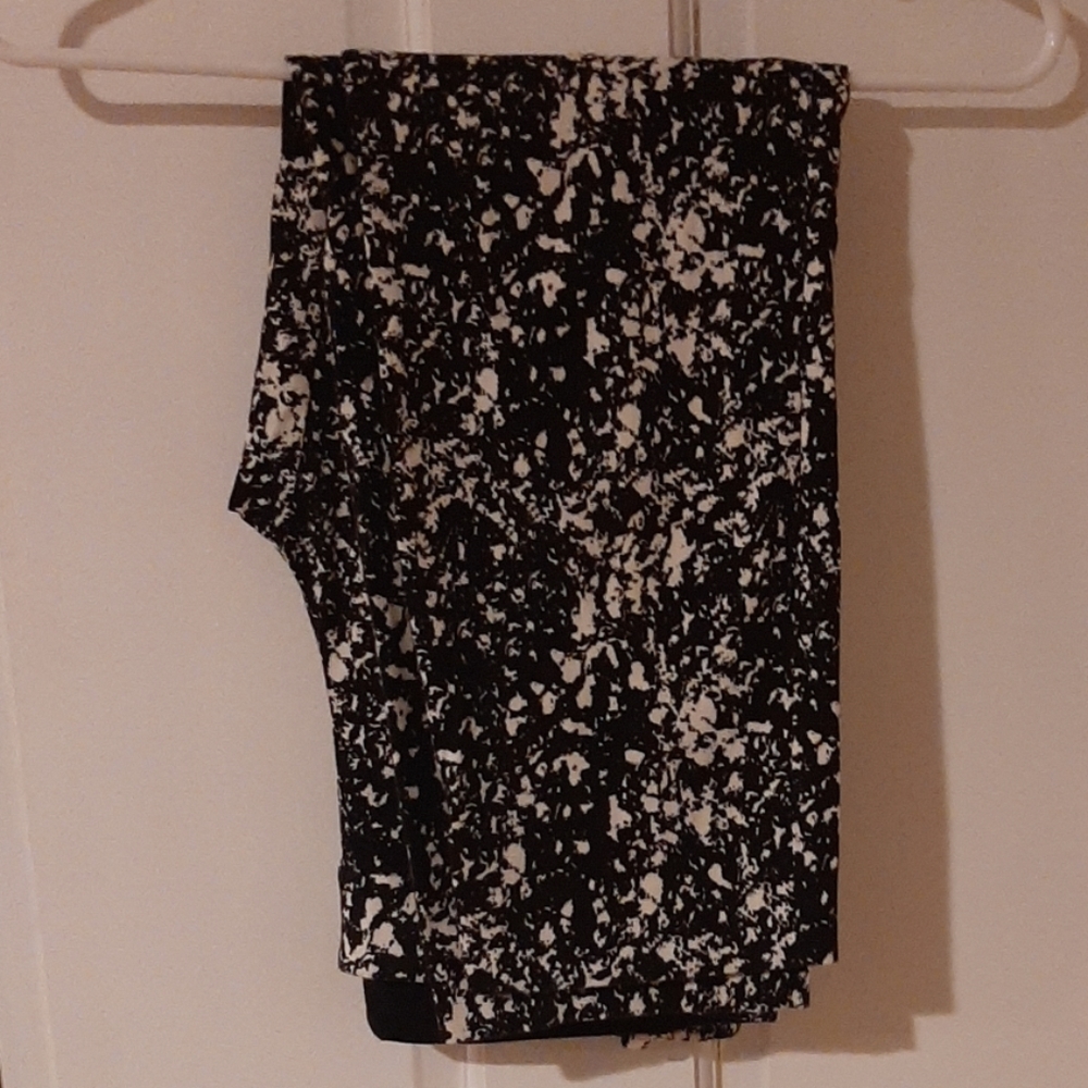 Ann Taylor Chelsea Crop 2P